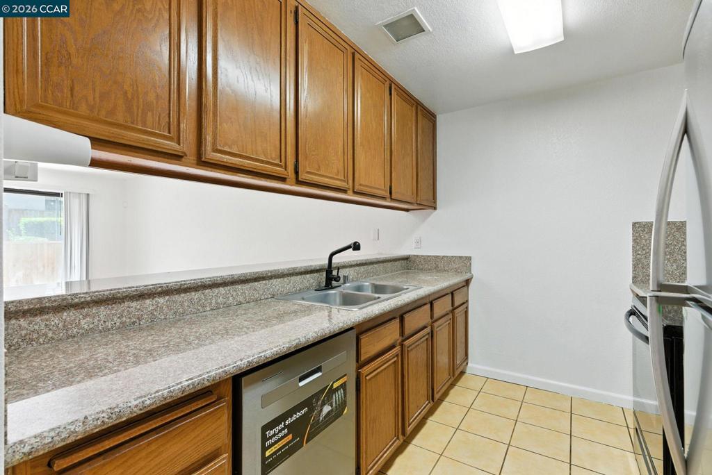 128 Peppermill Ln Property Photo 7