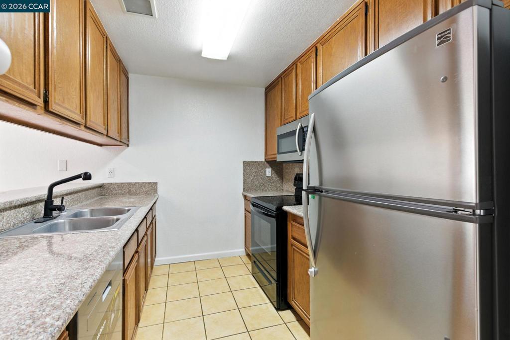 128 Peppermill Ln Property Photo 8