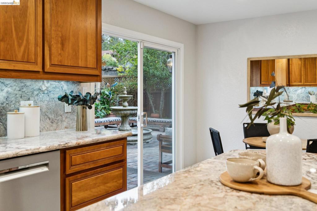 1140 Arlington Blvd. Property Photo 24