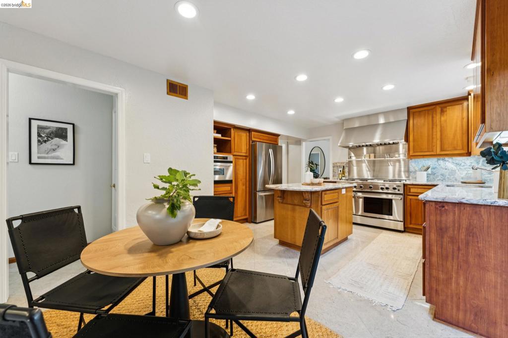 1140 Arlington Blvd. Property Photo 31