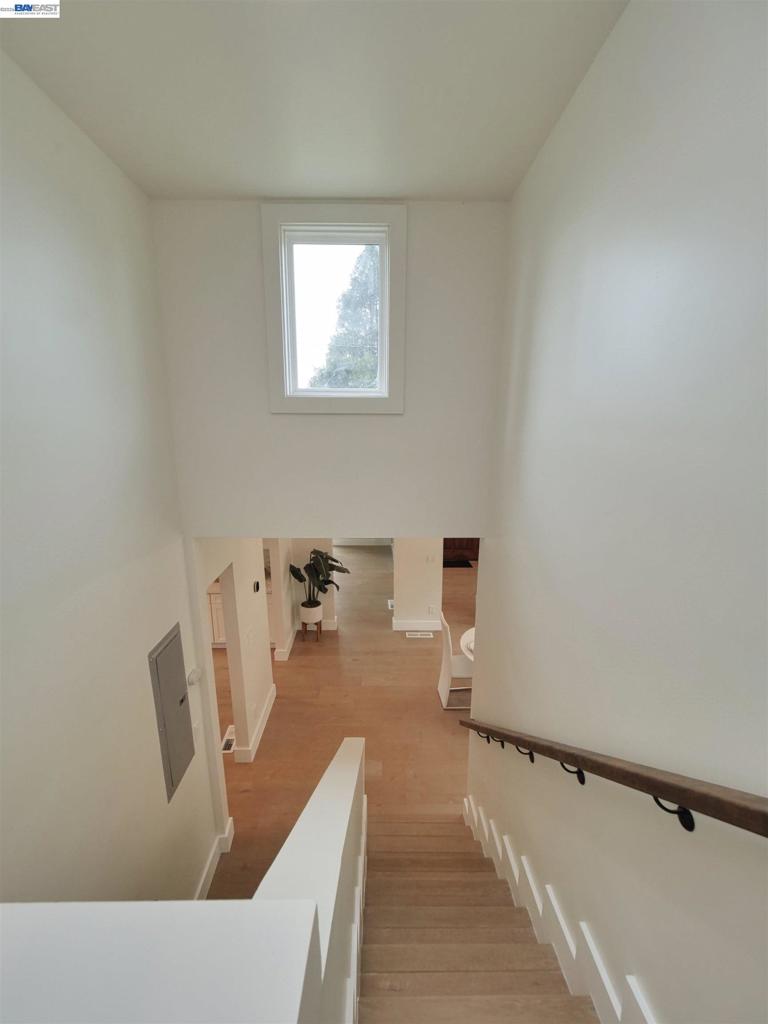 415 Berkeley Park Blvd Property Photo 12