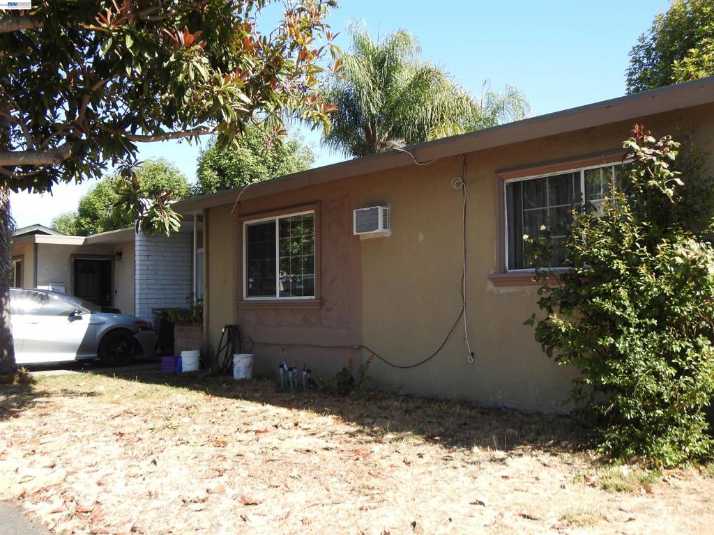 24074 Dotson Ct Property Photo 2