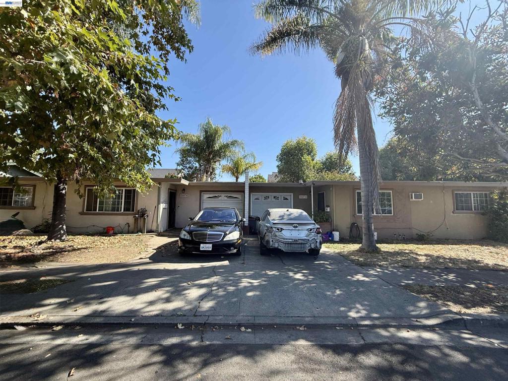 24074 Dotson Ct Property Photo 4