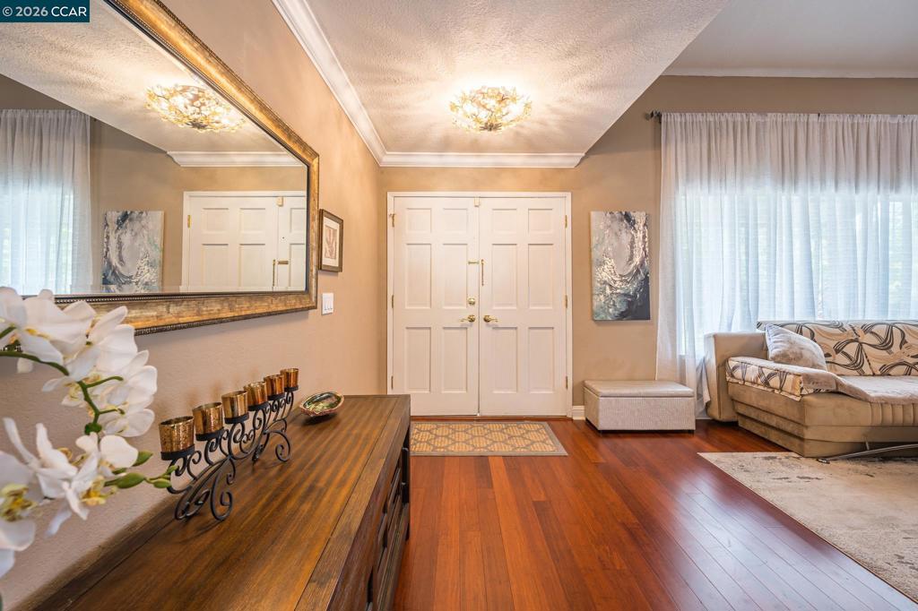 1304 Saddlehill Ln Property Photo 5