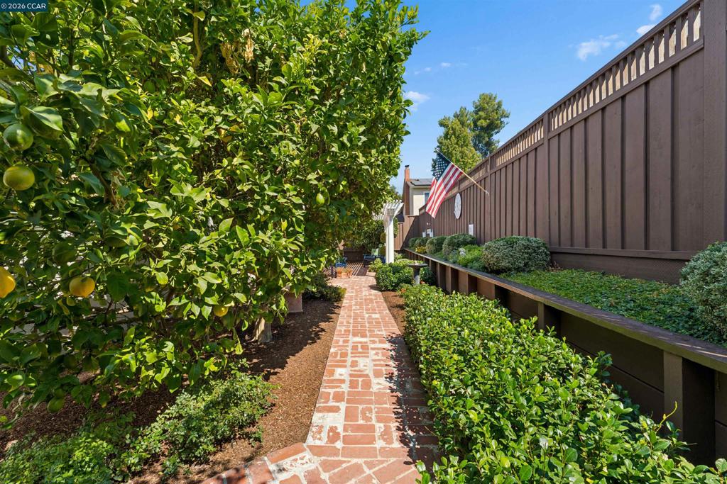 1091 Harvest Cir Property Photo 57