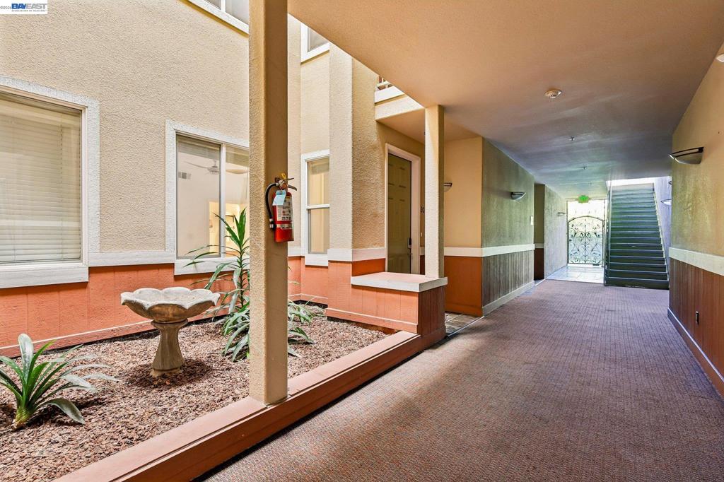 2330 University Ave 120 Property Photo 3