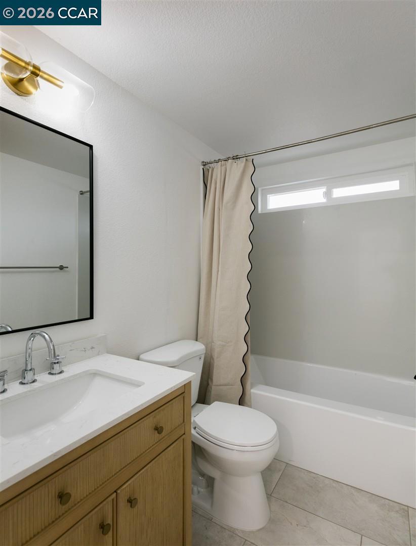 301 Maude Ct Property Photo 21