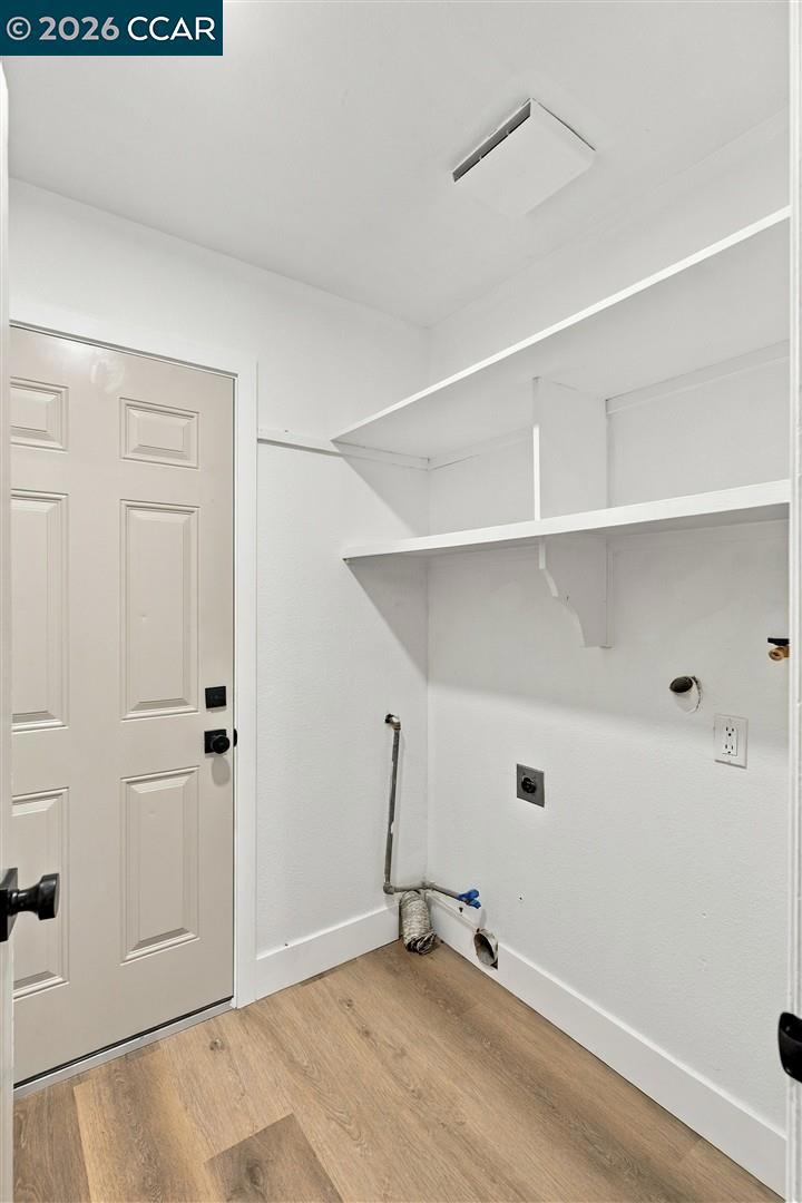 301 Maude Ct Property Photo 26