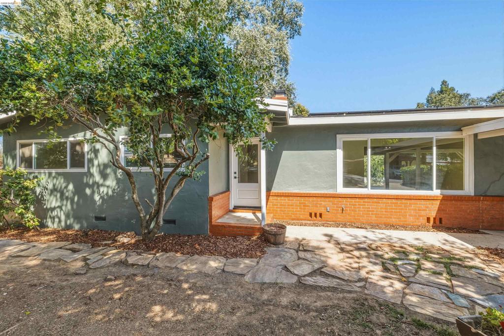 327 Calaveras Way Property Photo 1
