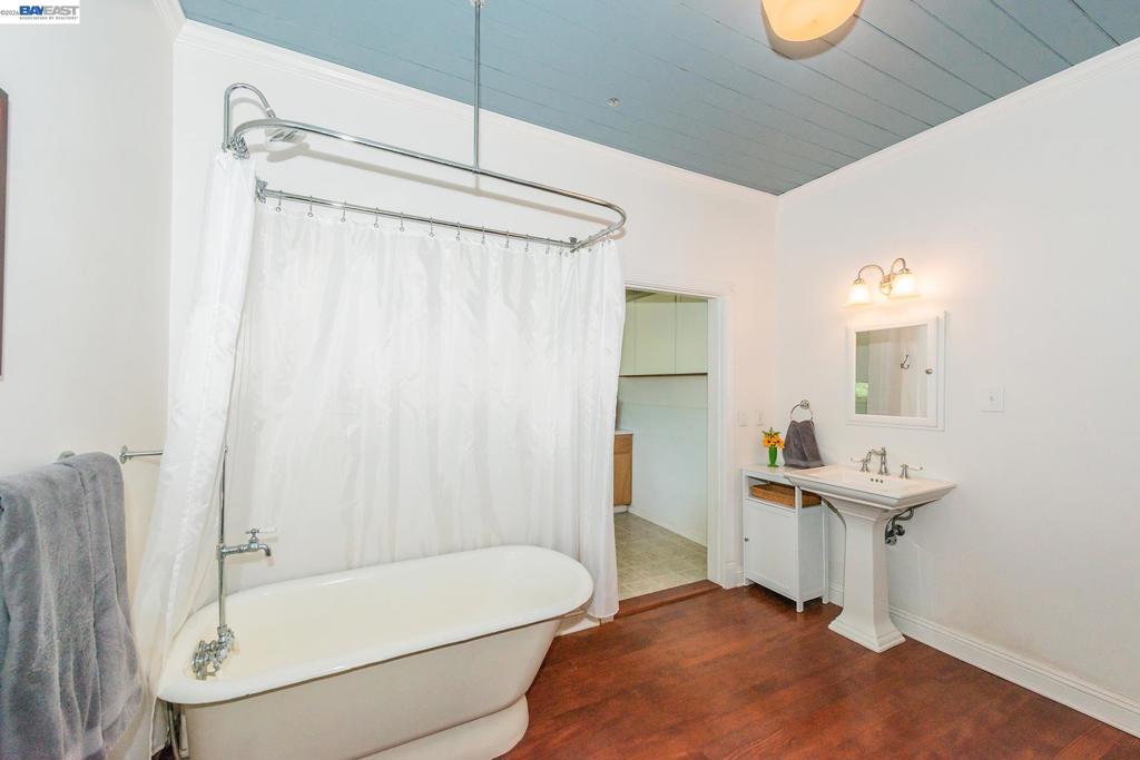 871 Main St. Property Photo 18