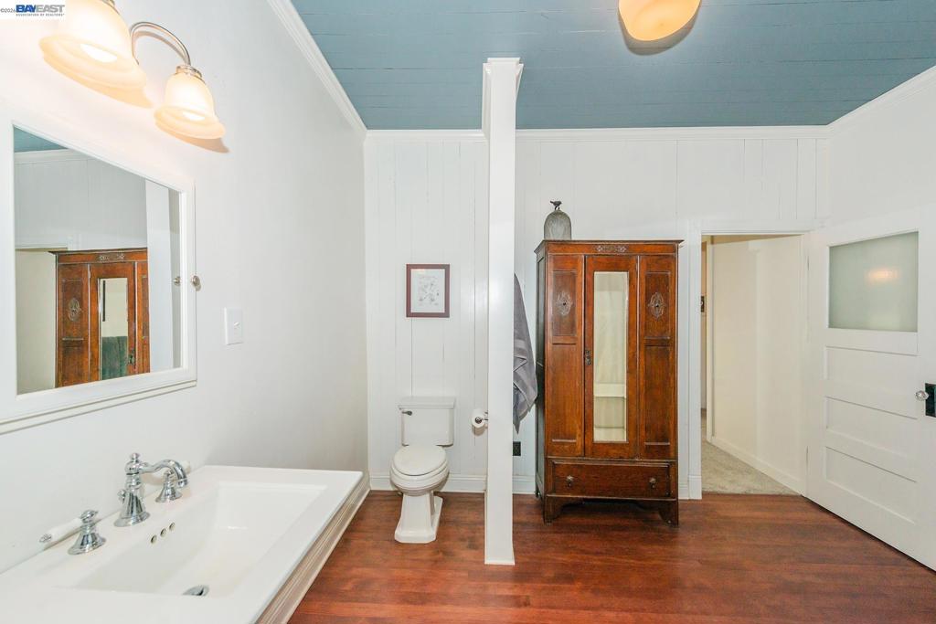 871 Main St. Property Photo 20