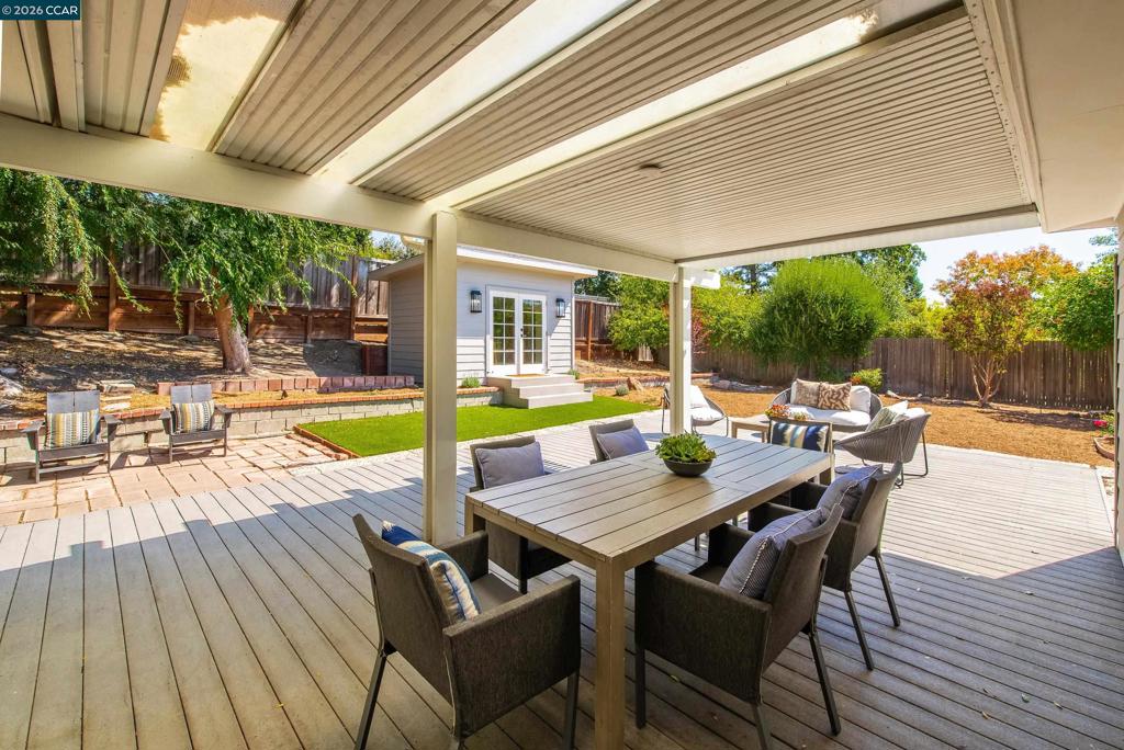 1132 Sunset Loop Property Photo 28