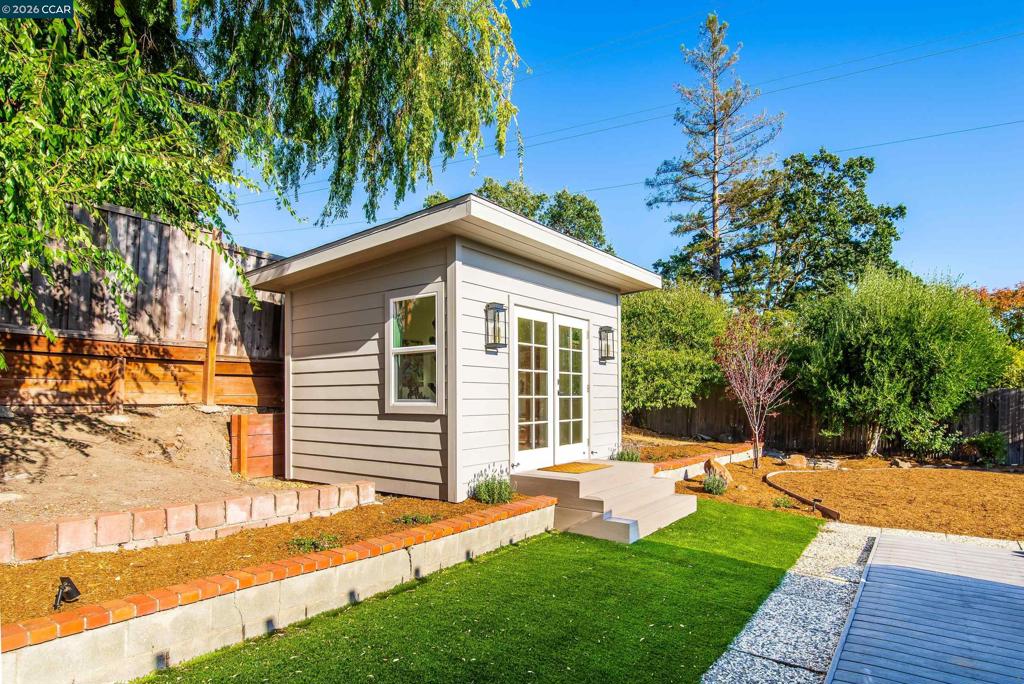 1132 Sunset Loop Property Photo 35
