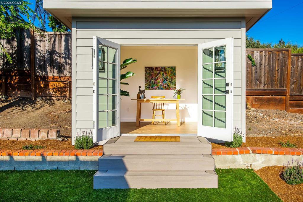 1132 Sunset Loop Property Photo 36