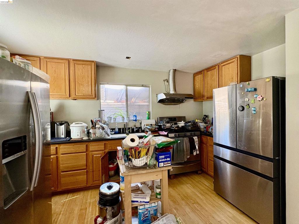 24882 Cypress Ave Property Photo 2