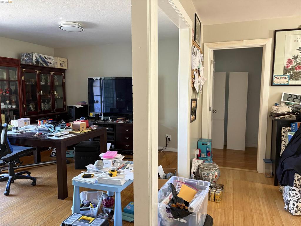 24882 Cypress Ave Property Photo 4