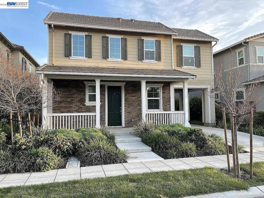 538 E Marcello Ave Property Photo 1