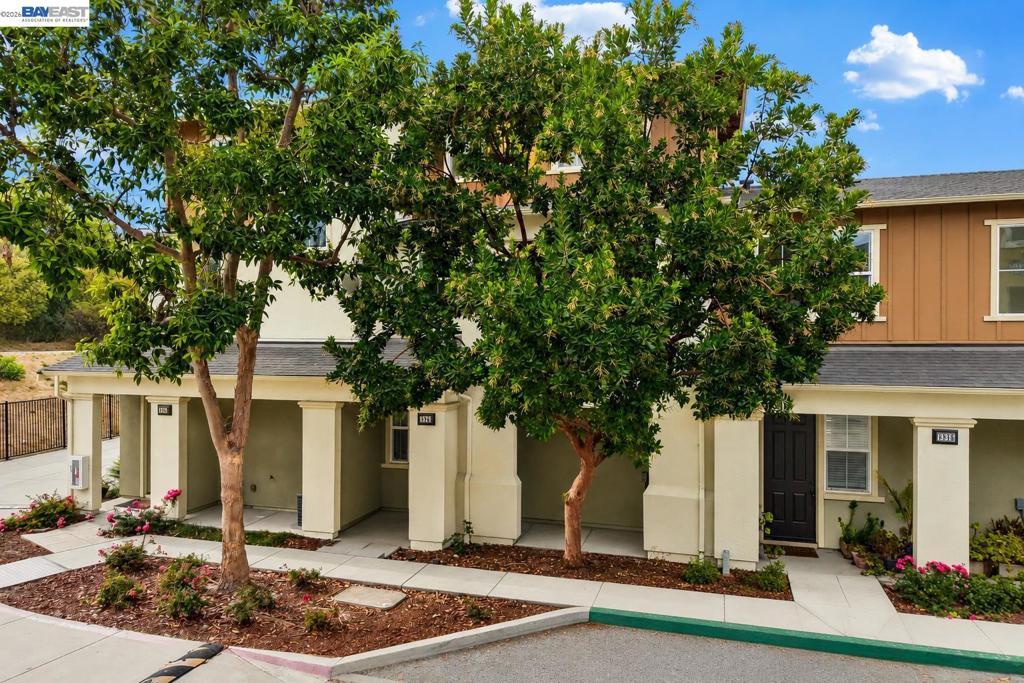 1339 Nestwood Property Photo 3