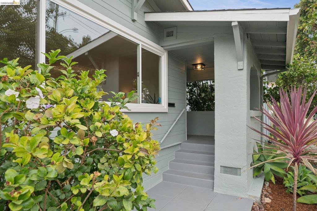 4261 Suter Street Property Photo 8