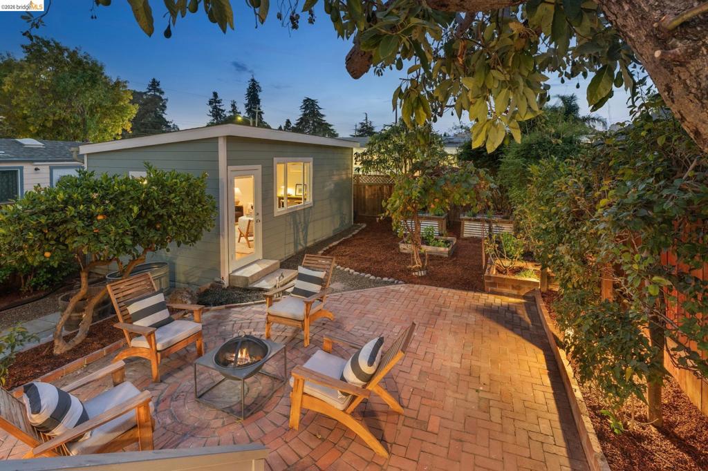 4261 Suter Street Property Photo 45
