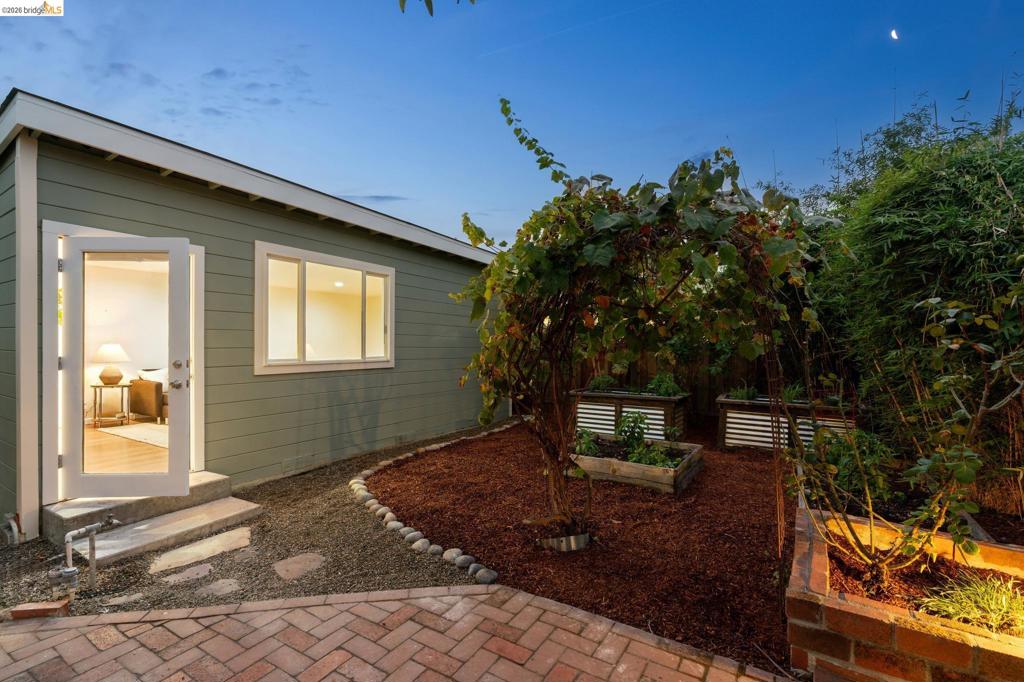4261 Suter Street Property Photo 48