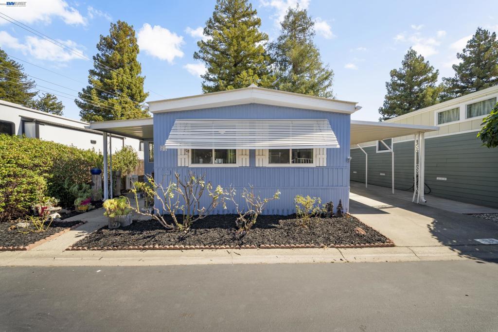 3231 Vineyard Ave Property Photo 1