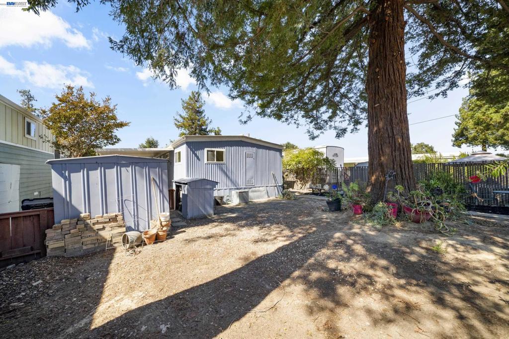 3231 Vineyard Ave Property Photo 17