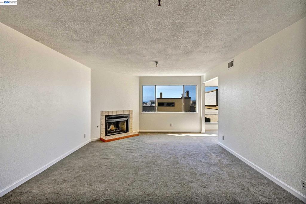 545 Pierce St 3204 Property Photo 9