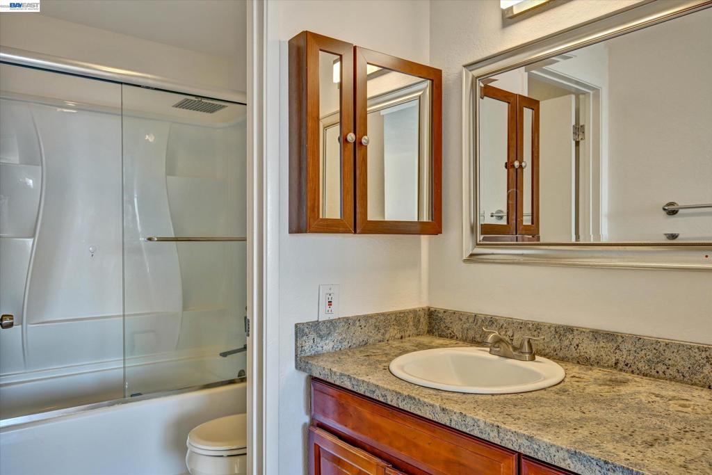 545 Pierce St 3204 Property Photo 14