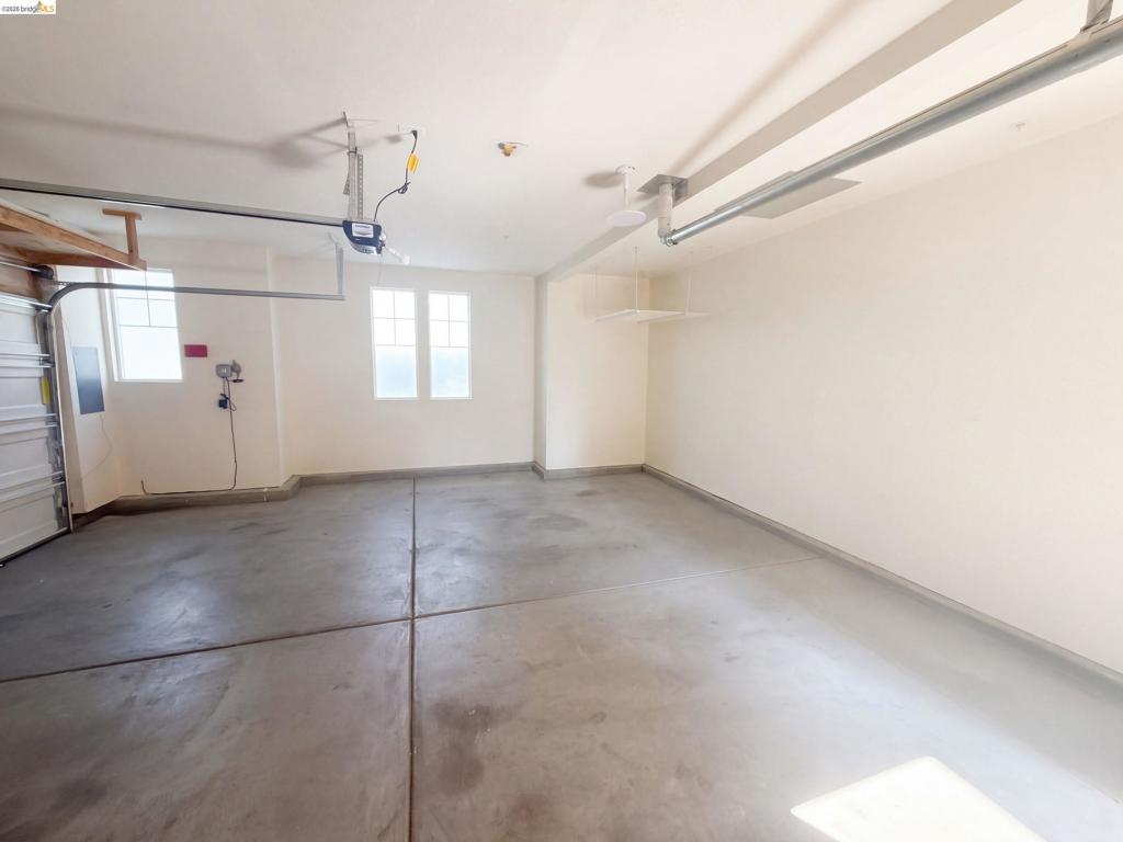 2491 Chuck Hammond Dr Property Photo 22