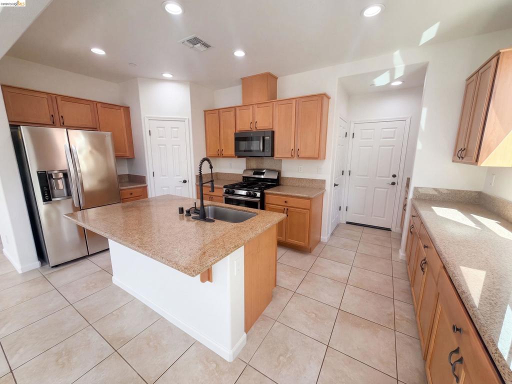 2491 Chuck Hammond Dr Property Photo 24