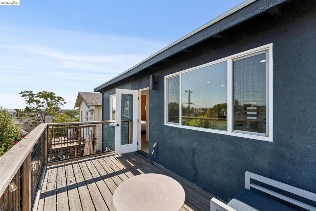 2444 Renwick St Property Photo 22
