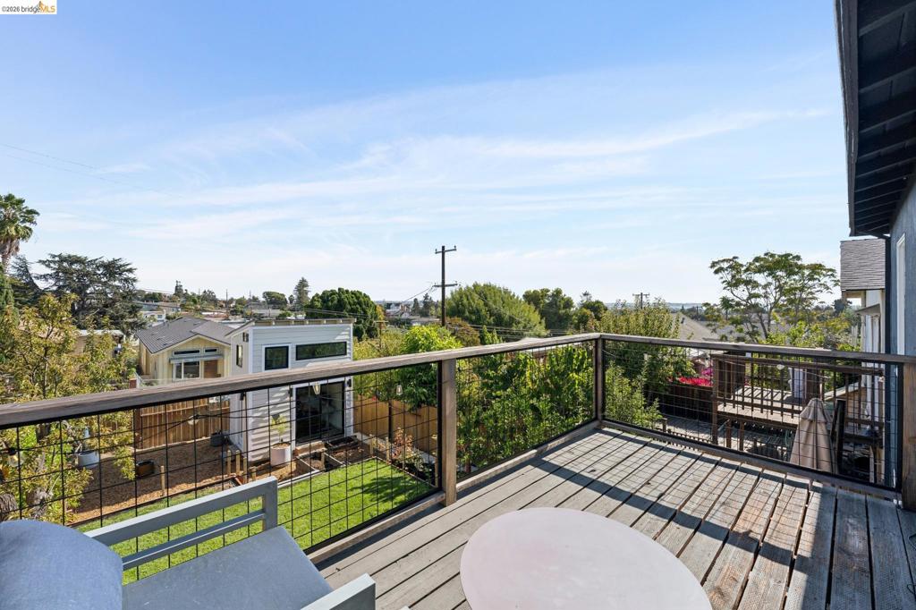 2444 Renwick St Property Photo 25