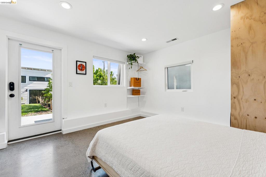 2444 Renwick St Property Photo 41