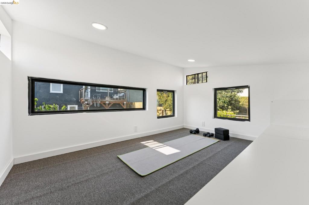 2444 Renwick St Property Photo 50