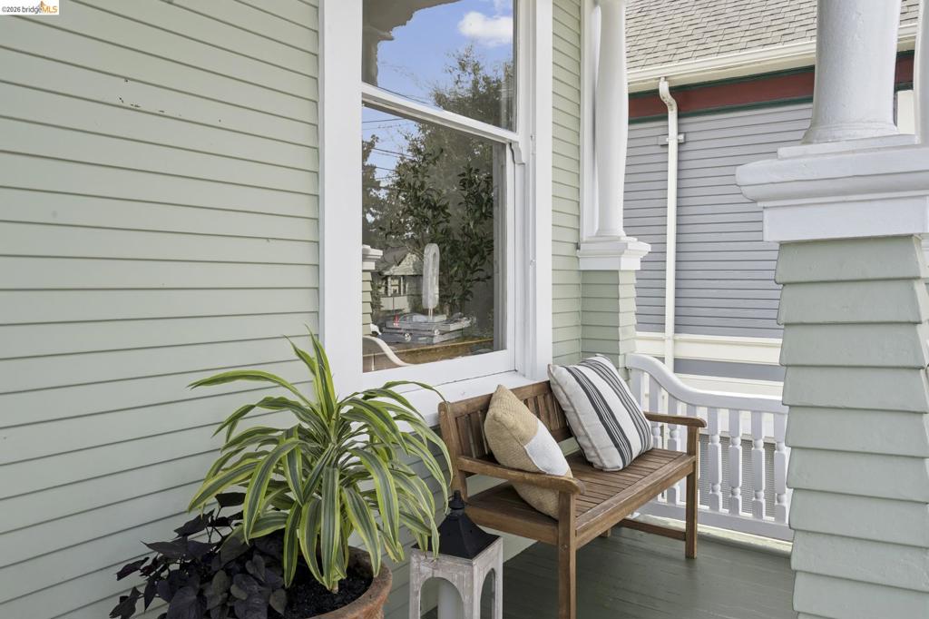 2138 Pacific Ave Property Photo 5