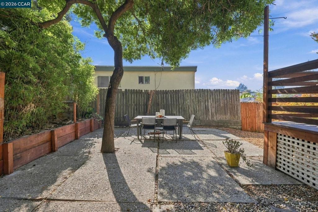 430 Adams St Property Photo 44