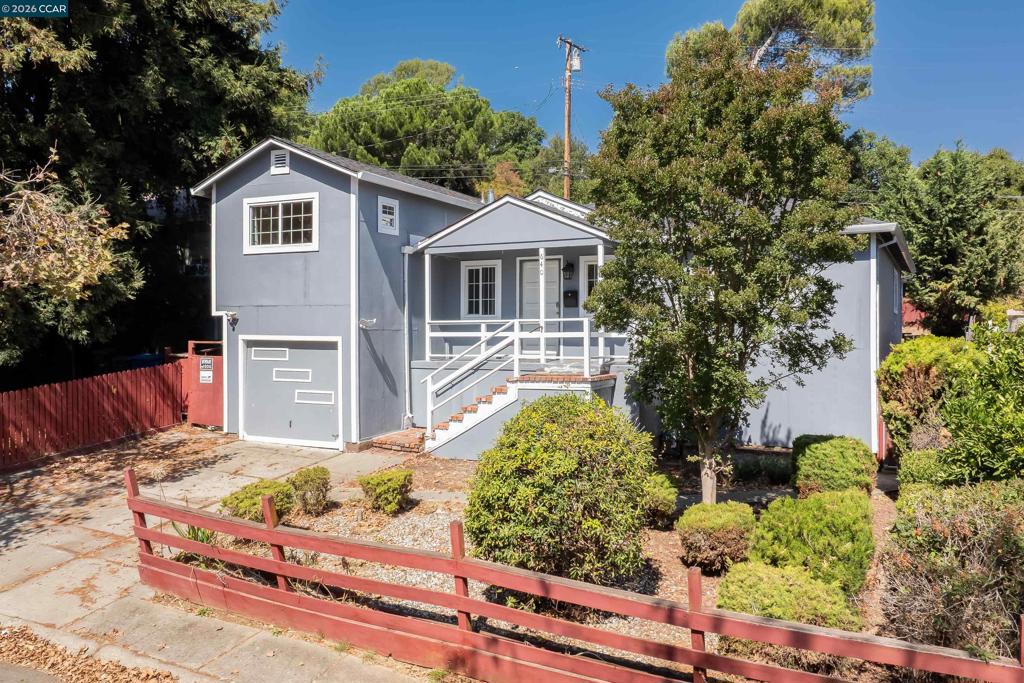 640 Henry St Property Photo 1