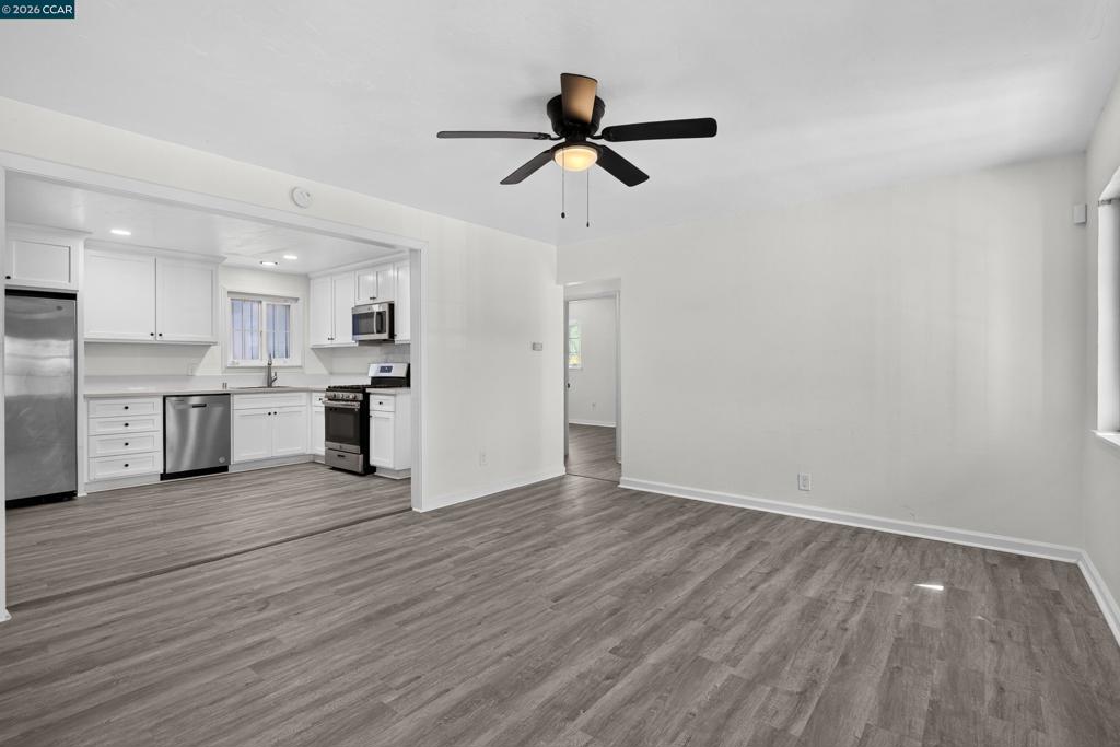 640 Henry St Property Photo 5