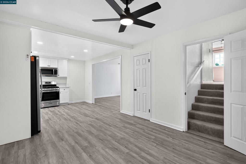 640 Henry St Property Photo 11