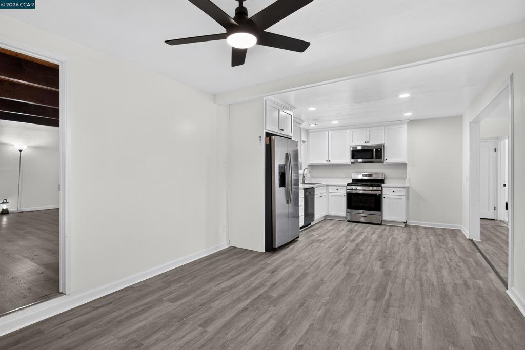 640 Henry St Property Photo 12