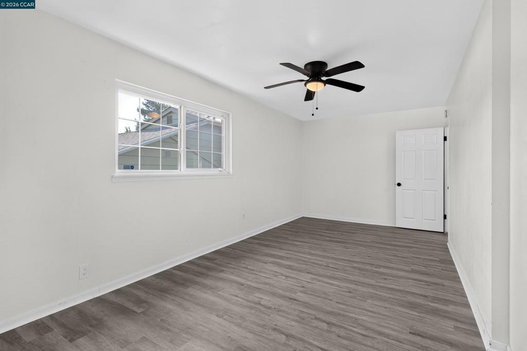 640 Henry St Property Photo 18
