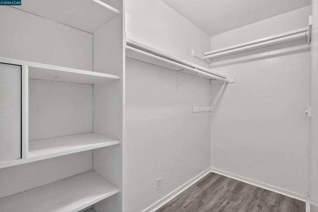 640 Henry St Property Photo 21