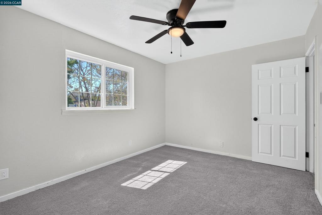 640 Henry St Property Photo 32
