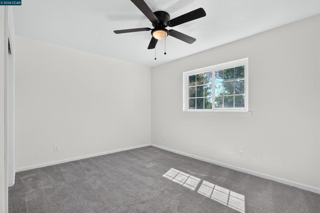640 Henry St Property Photo 34