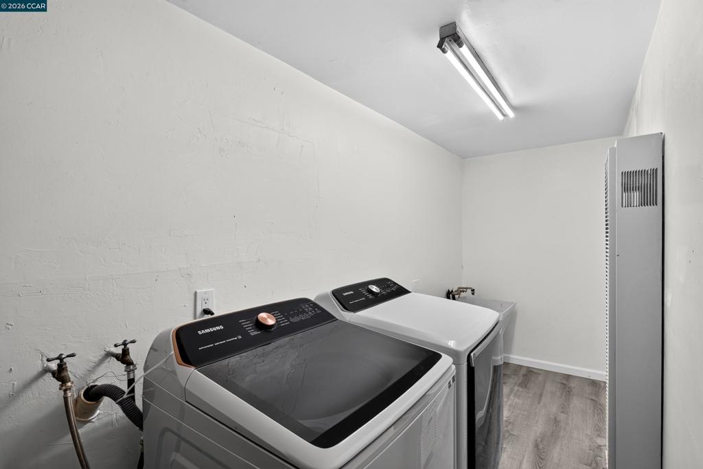 640 Henry St Property Photo 39