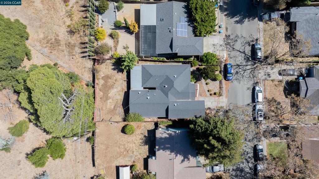 640 Henry St Property Photo 46