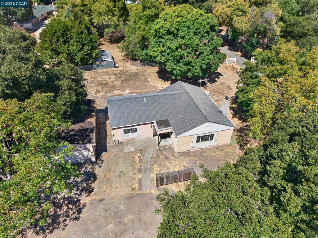 31 Laurel Ln. Property Photo 1