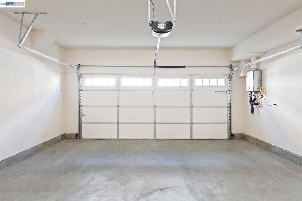 475 Diller St Property Photo 41