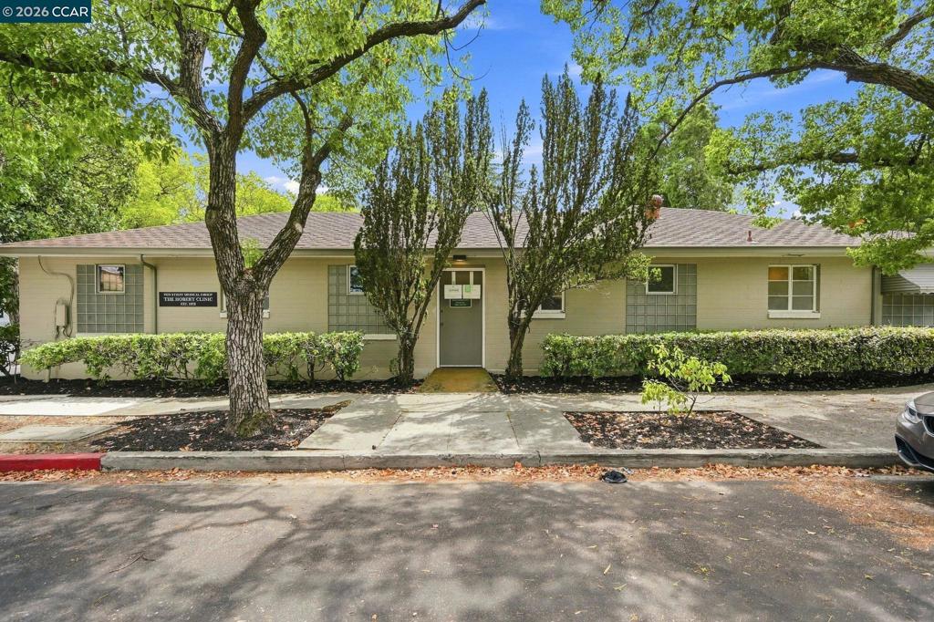 1210 Alhambra Ave Property Photo 3